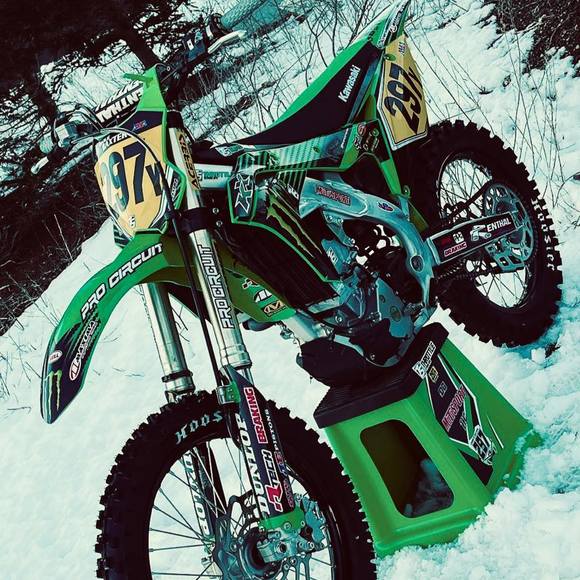charliebaxte884